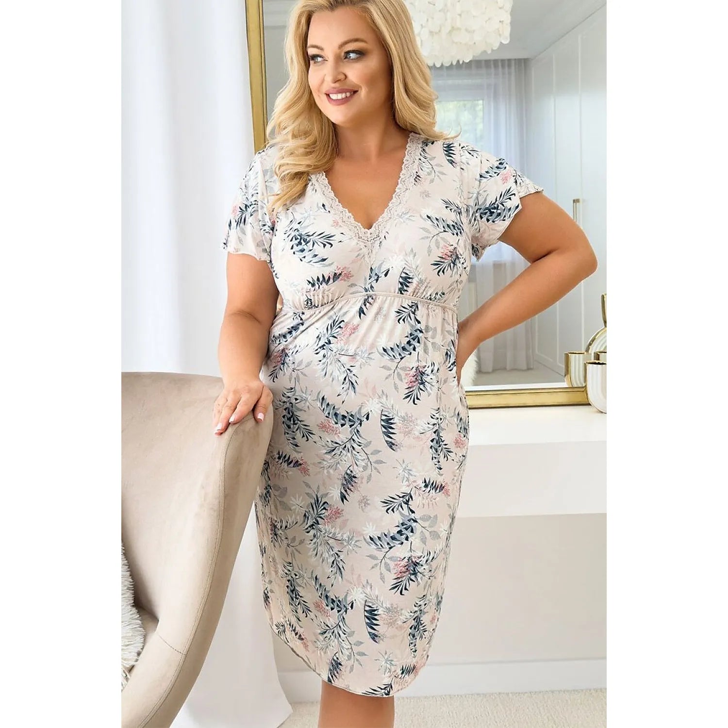 Chemise de nuit Plus Size florale en viscose douce, manches courtes, décolleté en V, motif romantique, élégante et confort...