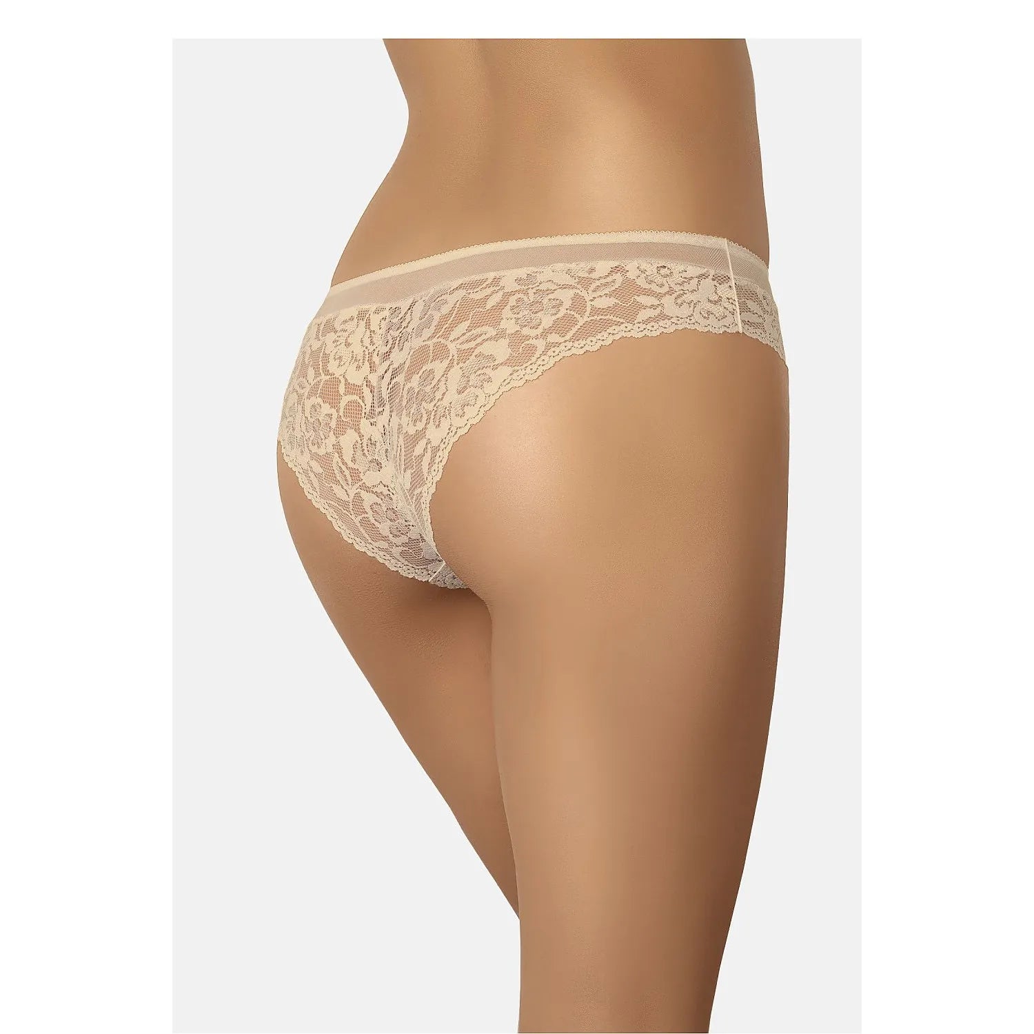 Culottes brésiliennes en dentelle couleur chair avec motif roses, mettant en valeur les fesses sans marquage sous vêtements.