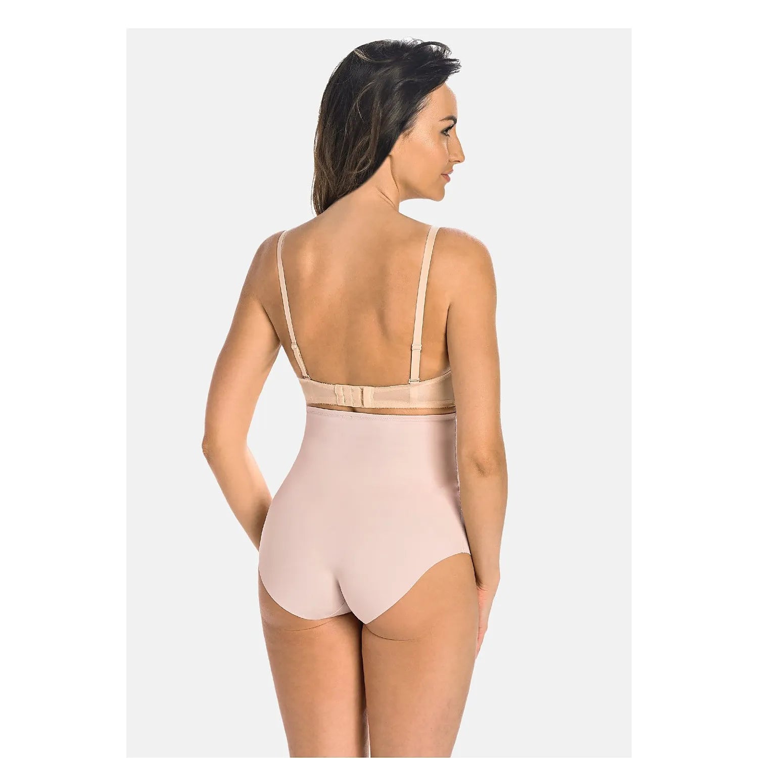 Culotte modelante beige taille haute, sans couture, ajustée, couvre fesses, silhouette affinée, sous-vêtements invisibles.