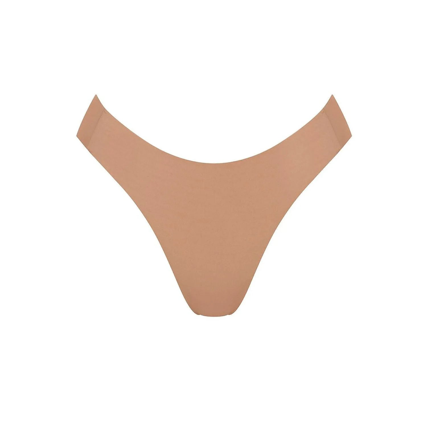 Culotte invisible beige Sloggi, sans couture, en polyamide recyclé, offrant confort et discrétion sous les vêtements.