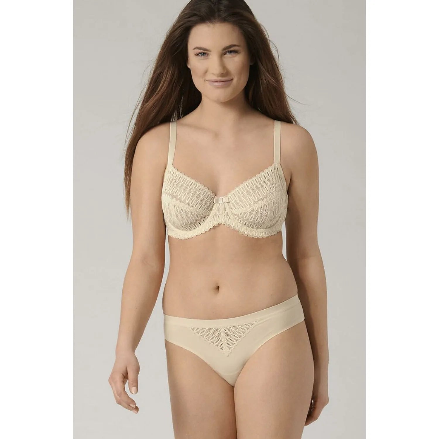 Culottes brésiliennes Triumph en microfibre douce, coupe coquette, couleur subtile, confort quotidien et sensualité.