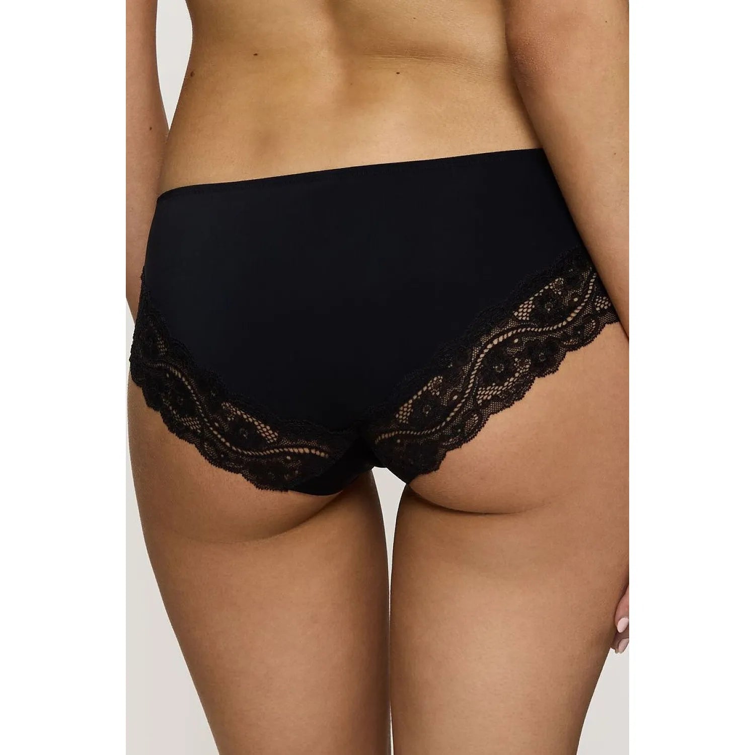 Culotte noire en dentelle florale, style hanches, ajustement parfait, confort quotidien pour femmes.