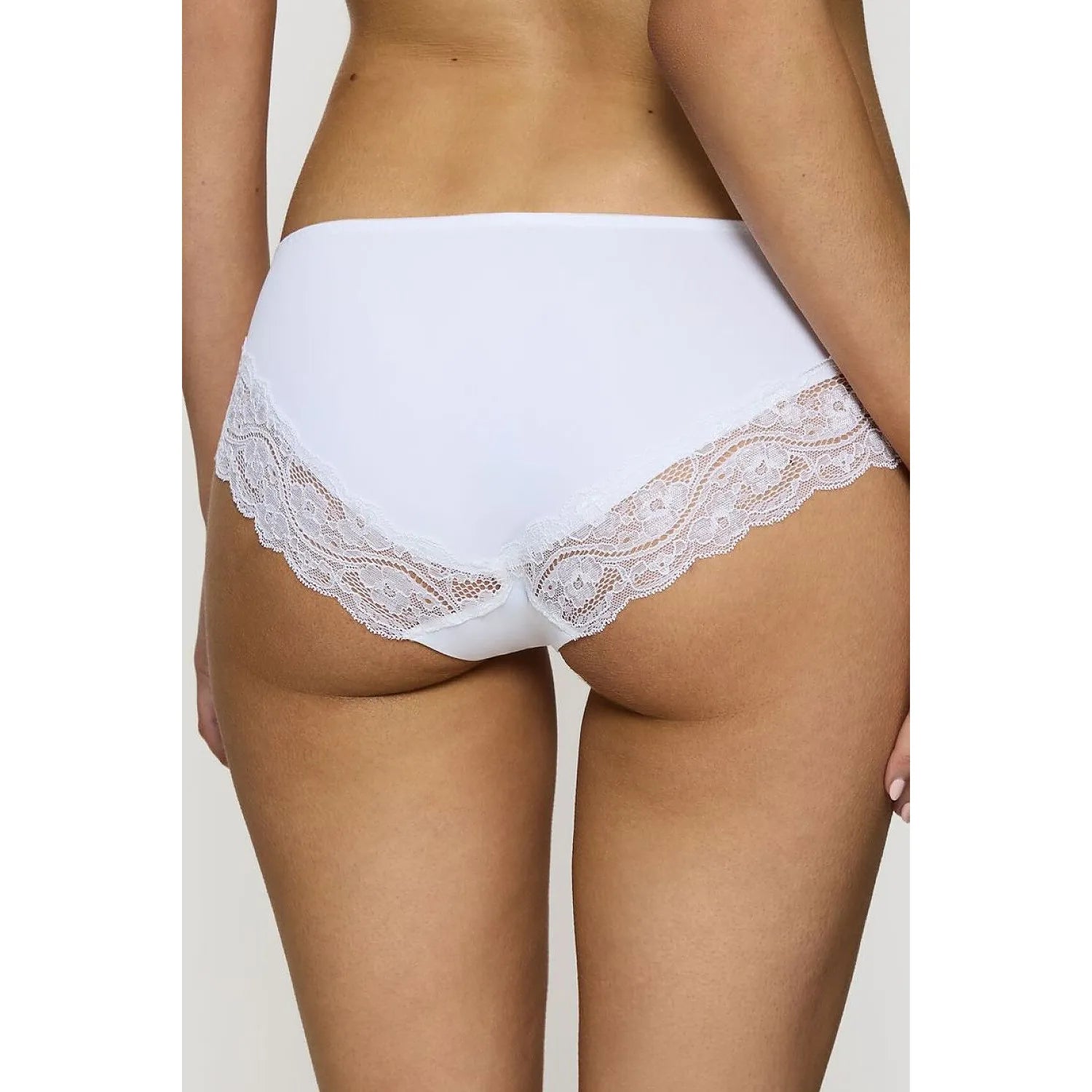 Culotte hipster blanche en dentelle florale, taille basse, côtés larges, élégance et confort quotidien pour femme.