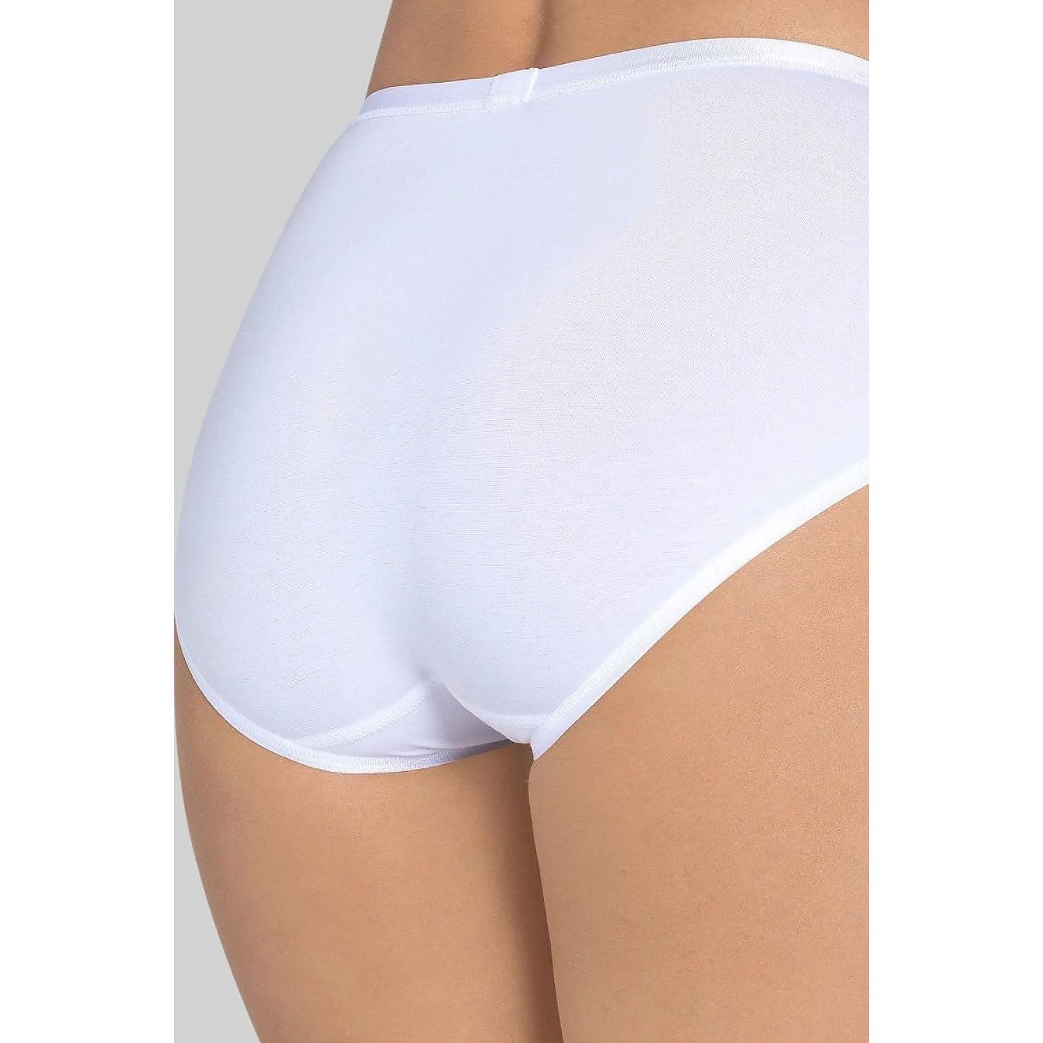 Culotte Sloggi blanche, taille haute, coton Supima, microfibre brillante, style maxi, confort et élégance.