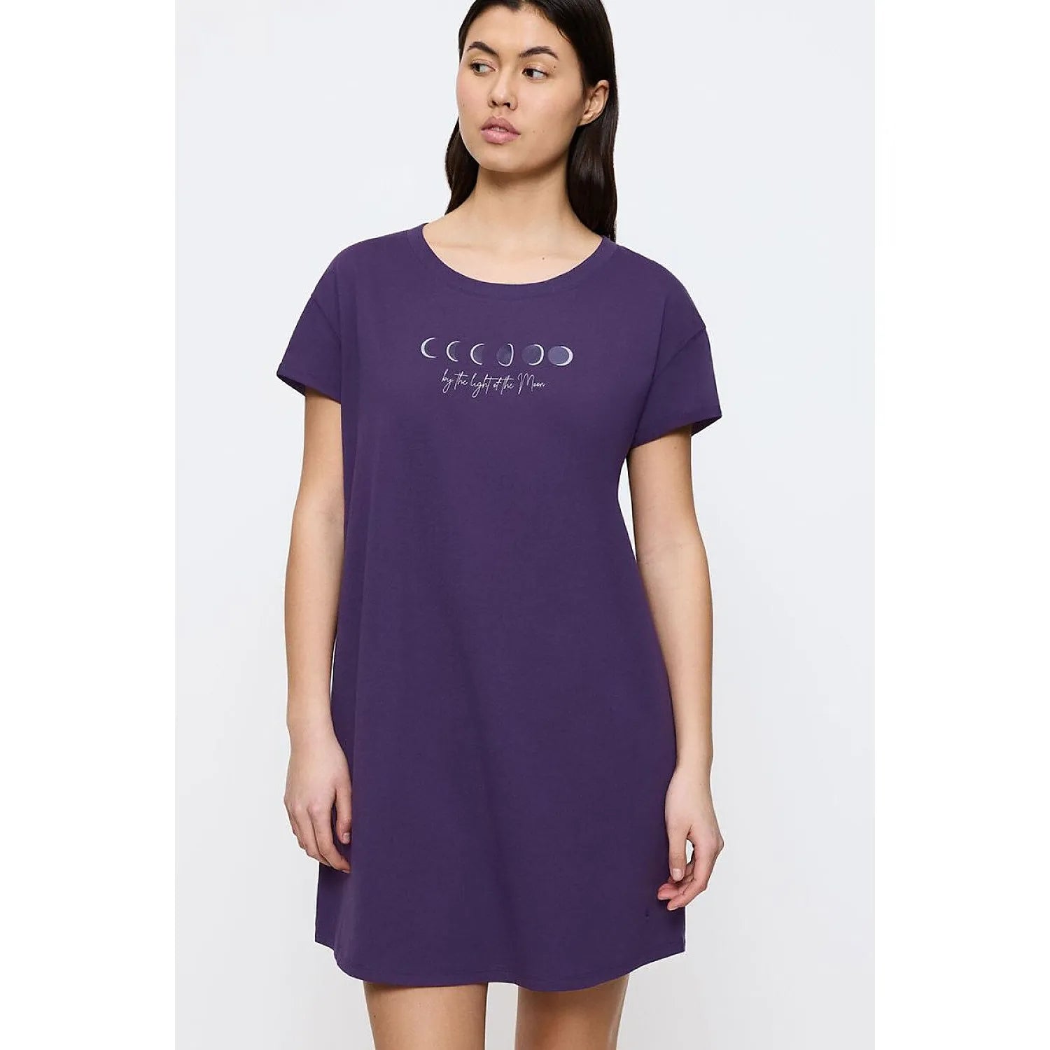 Chemise nuit femme confort coton manches courtes style moderne élégant
