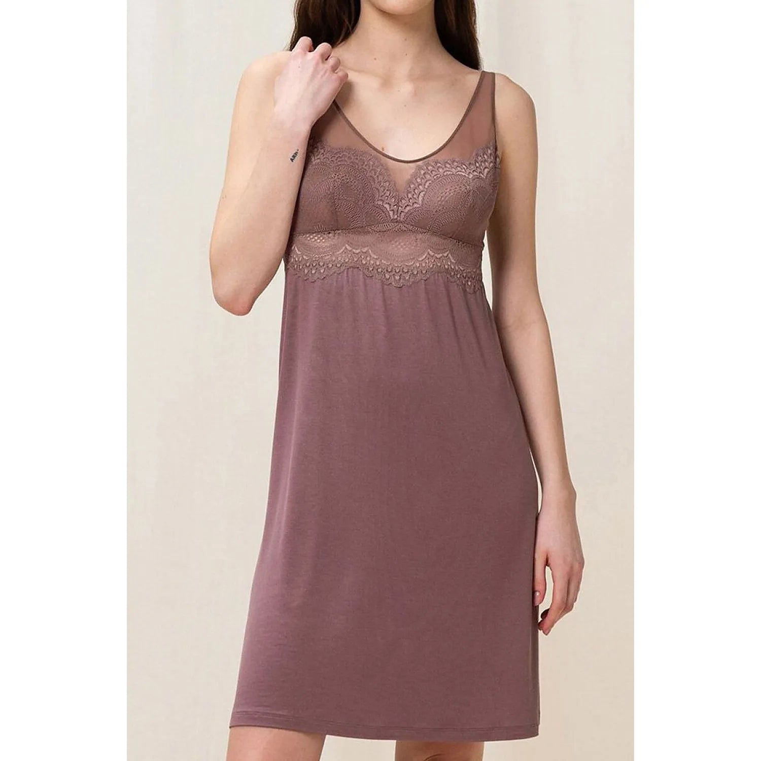 Chemise de nuit viscose dentelle tulle élégante femme confort Triumph