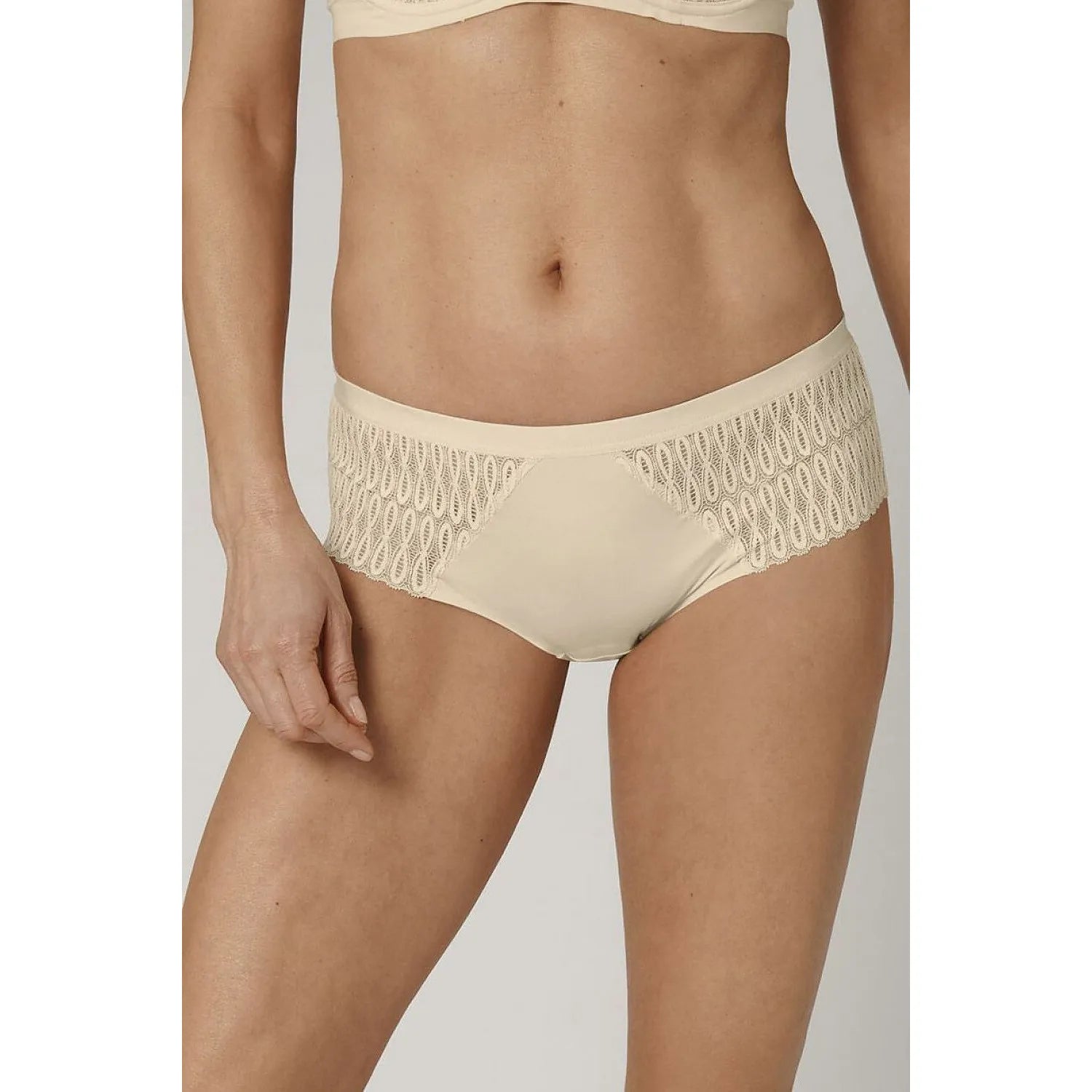 Culottes dentelle microfibre confort maxi féminines Aura Spotlight Triumph