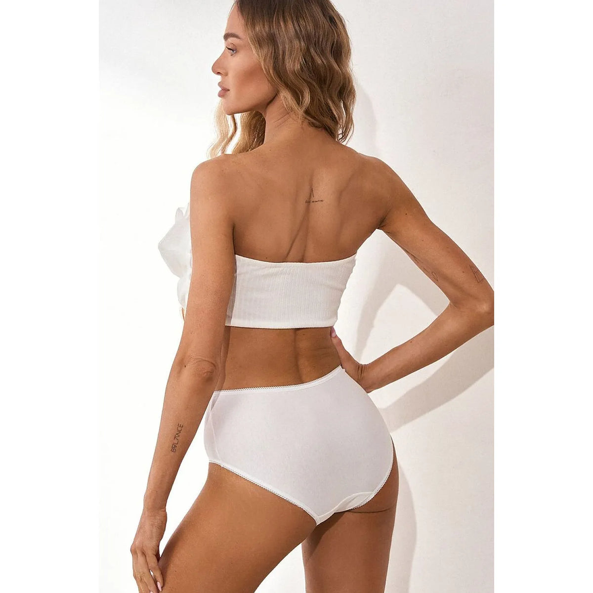 Culottes taille haute dentelle blanche, maille transparente, confort féminin, élégance et maintien, Pure Promise.