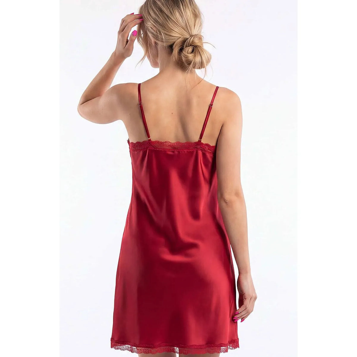 Chemise de nuit satinée rouge, bretelles réglables, dentelle délicate, élégante et confortable, modèle 231417.