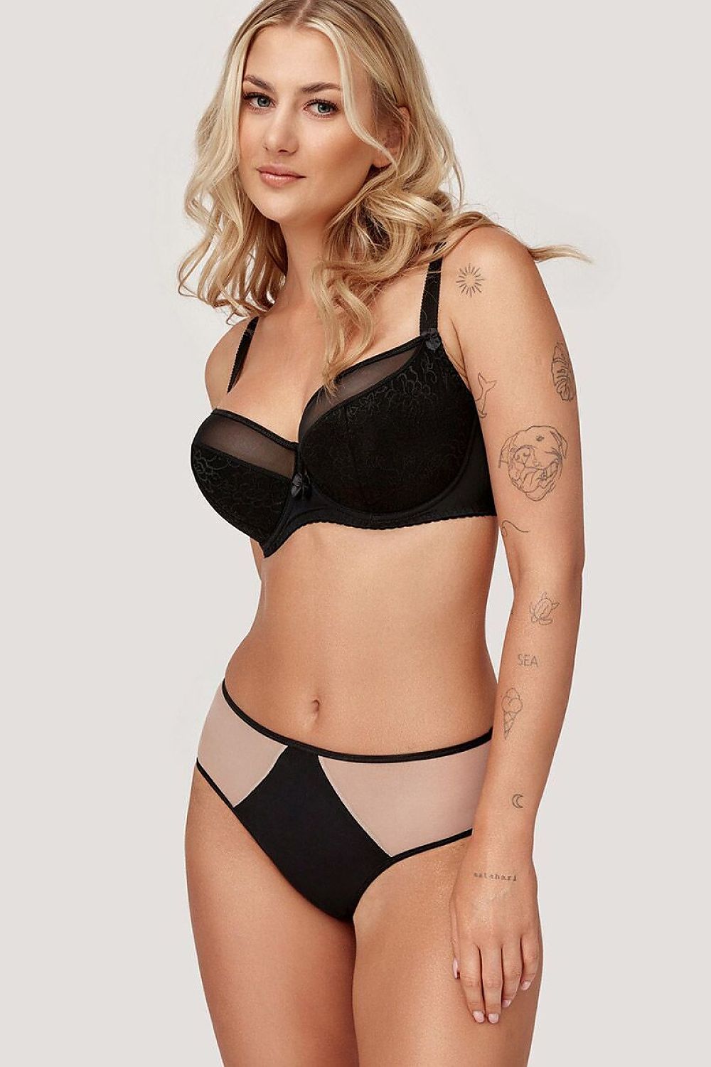 Culottes Nikola modèle 232216 Azal, sans couture, élastiques, confortables, silhouette ajustée, lingerie discrète.