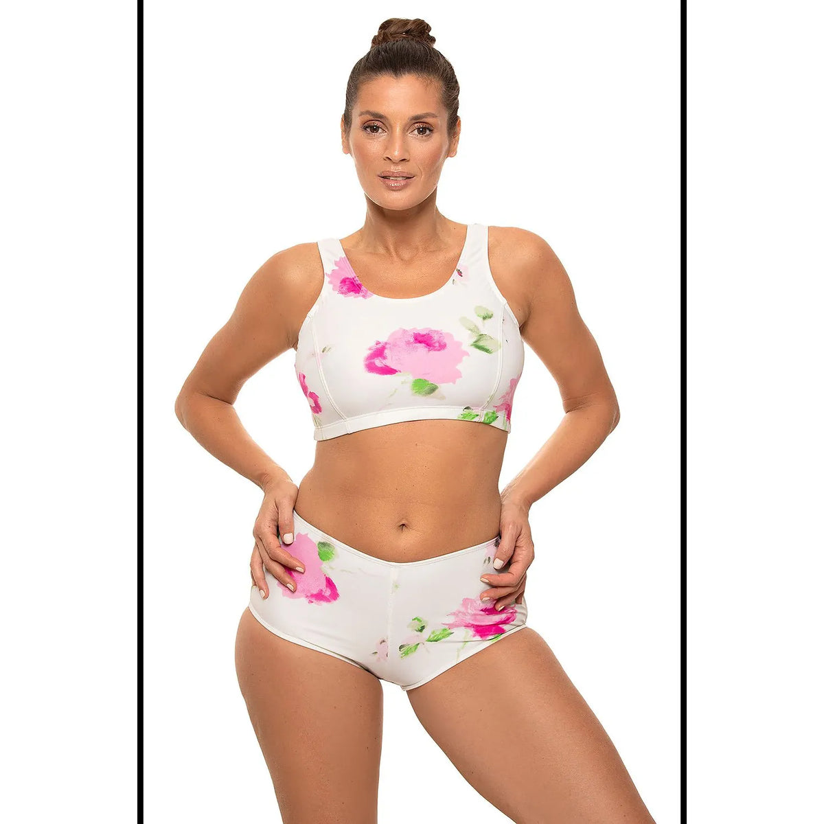 Maillot de bain deux pièces fleuri, top élastique sans push-up, culotte haute, tissu Carvico Tessuti, produit polonais.