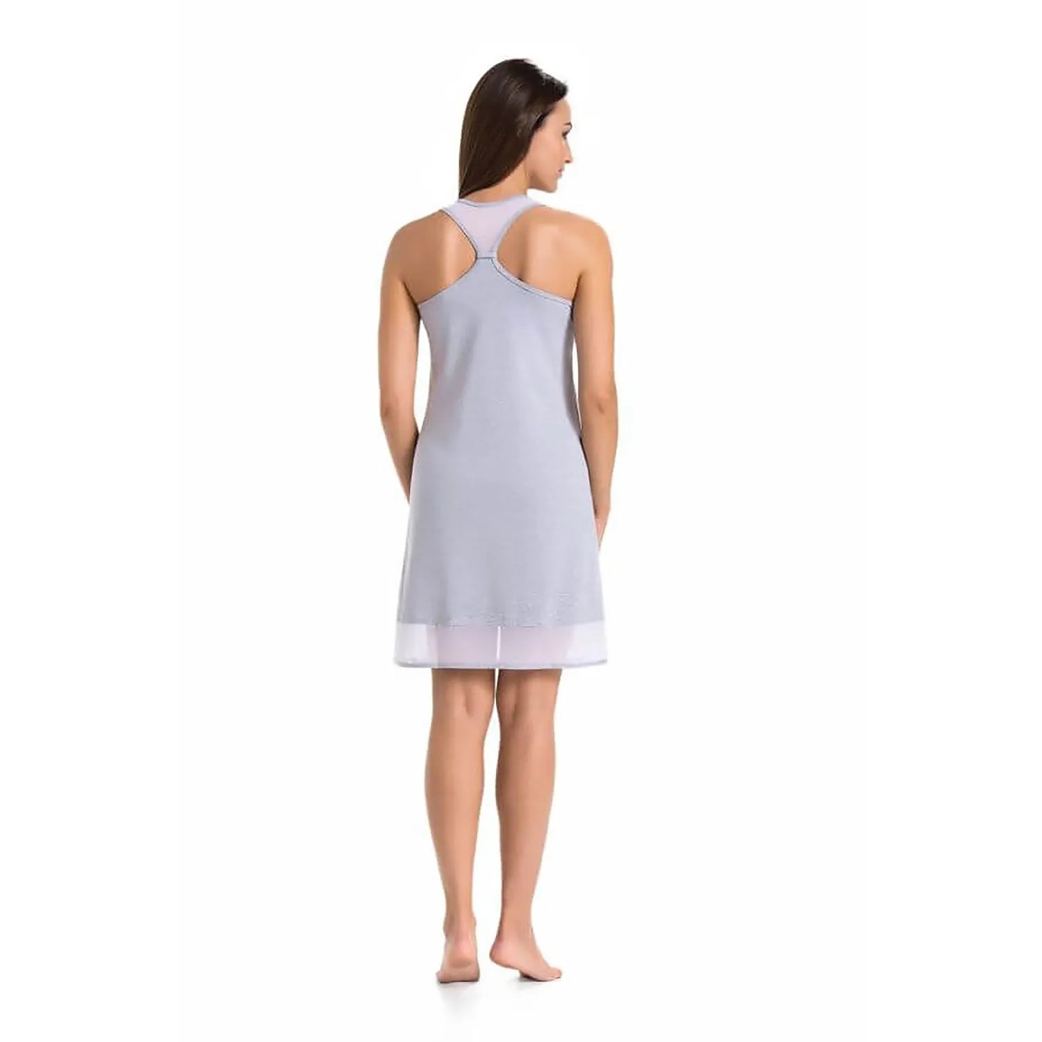 Chemise de nuit gris en viscose, coupe évasée, longueur genoux, maille transparente, col demi-cercle, modèle Teyli.