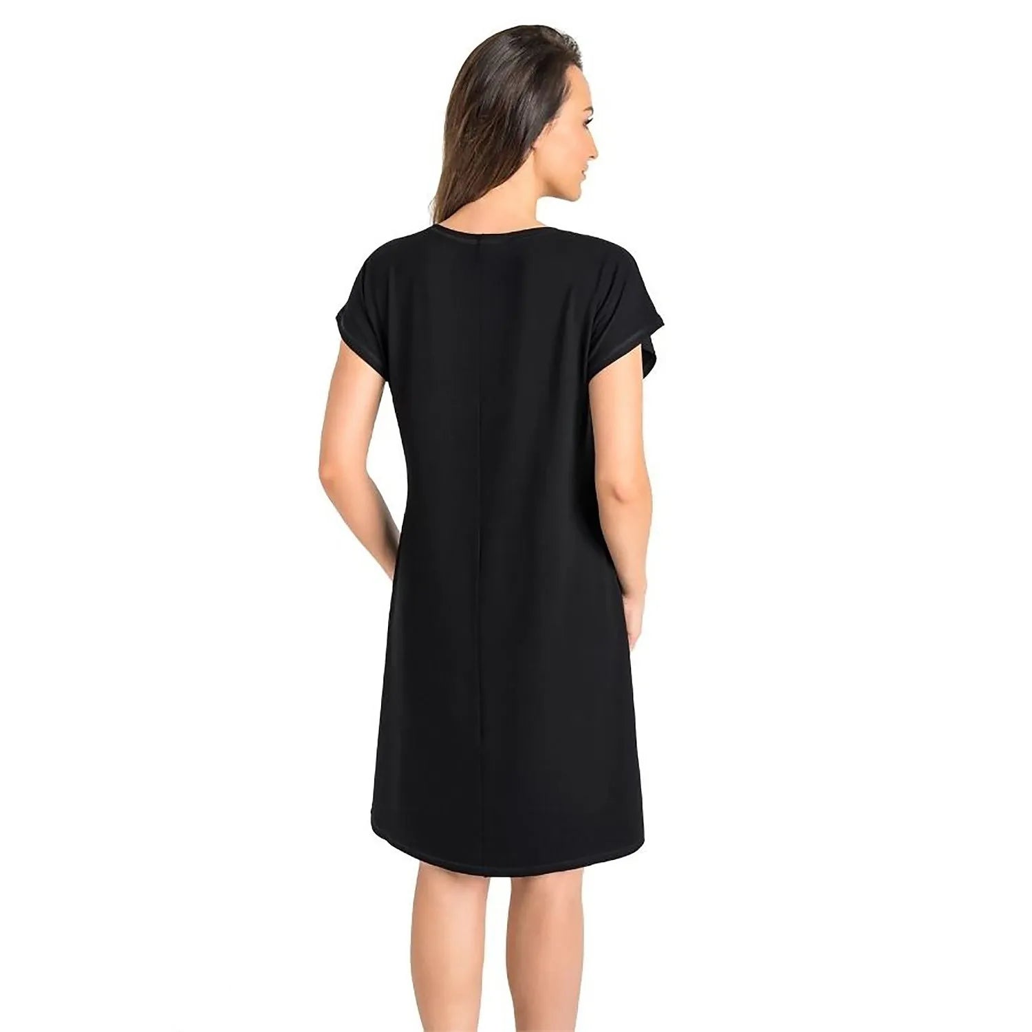Chemise de nuit noire, manches courtes raglan, coupe classique, col rond, longueur genou, tissu viscose respirant.