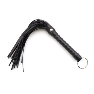 fouet bdsm simili cuir pvc 28cm manche 2cm diamètre prise main optimale précision stimulation résistant sensation intense passionné érotique