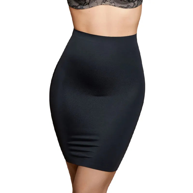 Jupe invisible noire Bye Bra, contrôle léger, taille haute, longueur genou, microfibre élastique, sous-vêtements lissants.