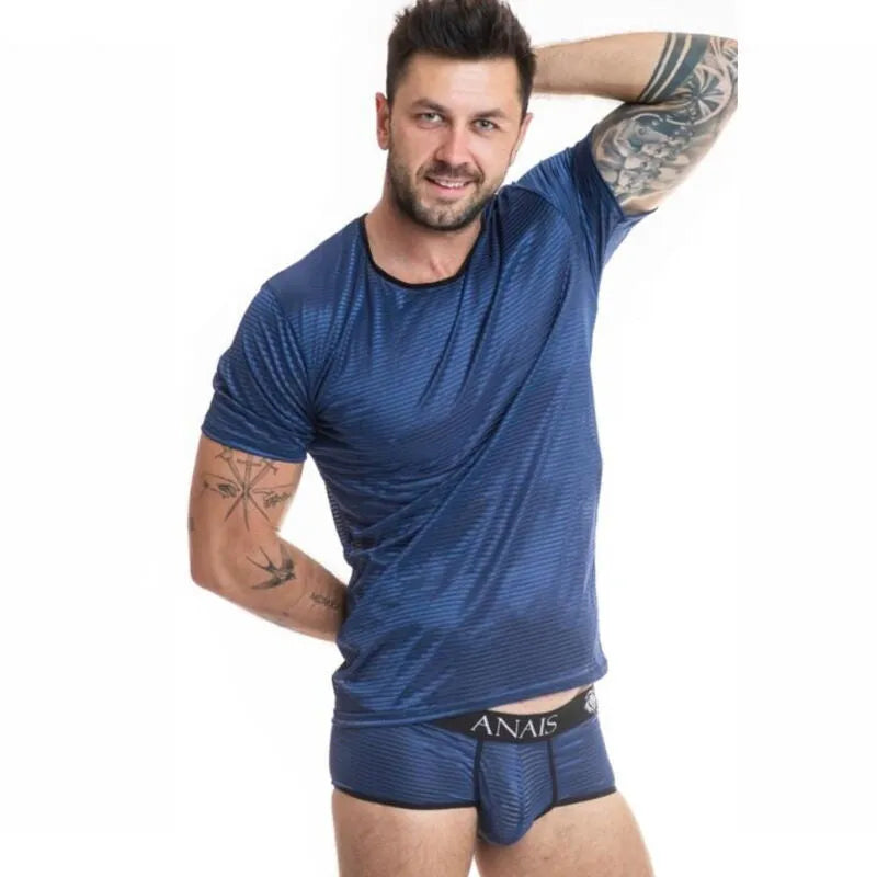 T-shirt homme ANAIS NAVAL bleu marine à rayures satinées, ajusté, en tulle noir, élégant et moderne pour un style audacieux.