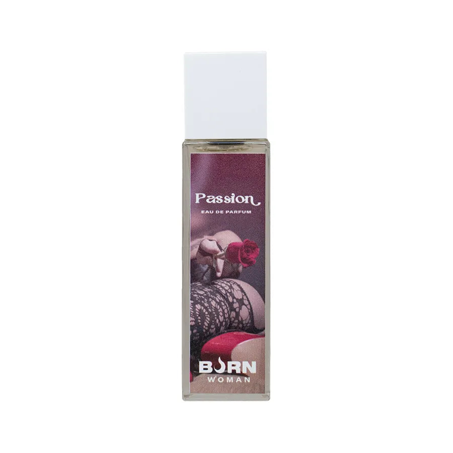 Flacon de parfum Burn Passion Femme 20 ml, design élégant, étiquette rouge et blanche, format compact idéal pour sac.