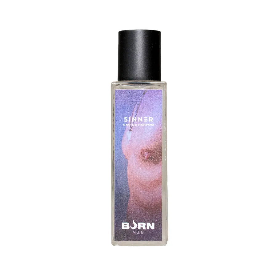 Flacon rectangulaire de parfum Burn Sinner pour homme, 20 ml, design élégant avec étiquette moderne et bouchon noir.