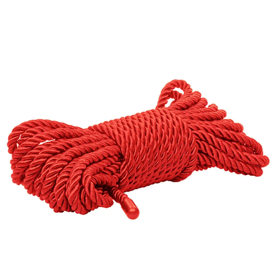 Corde BDSM rouge soyeuse de 9,7m, idéale pour jeux de contrainte créatifs, par CalExotics Scandal.
