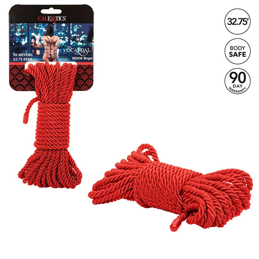 Corde BDSM rouge soyeuse de 9,7m CalExotics Scandal, idéale pour jeux de contrainte créatifs et tenues coquines.