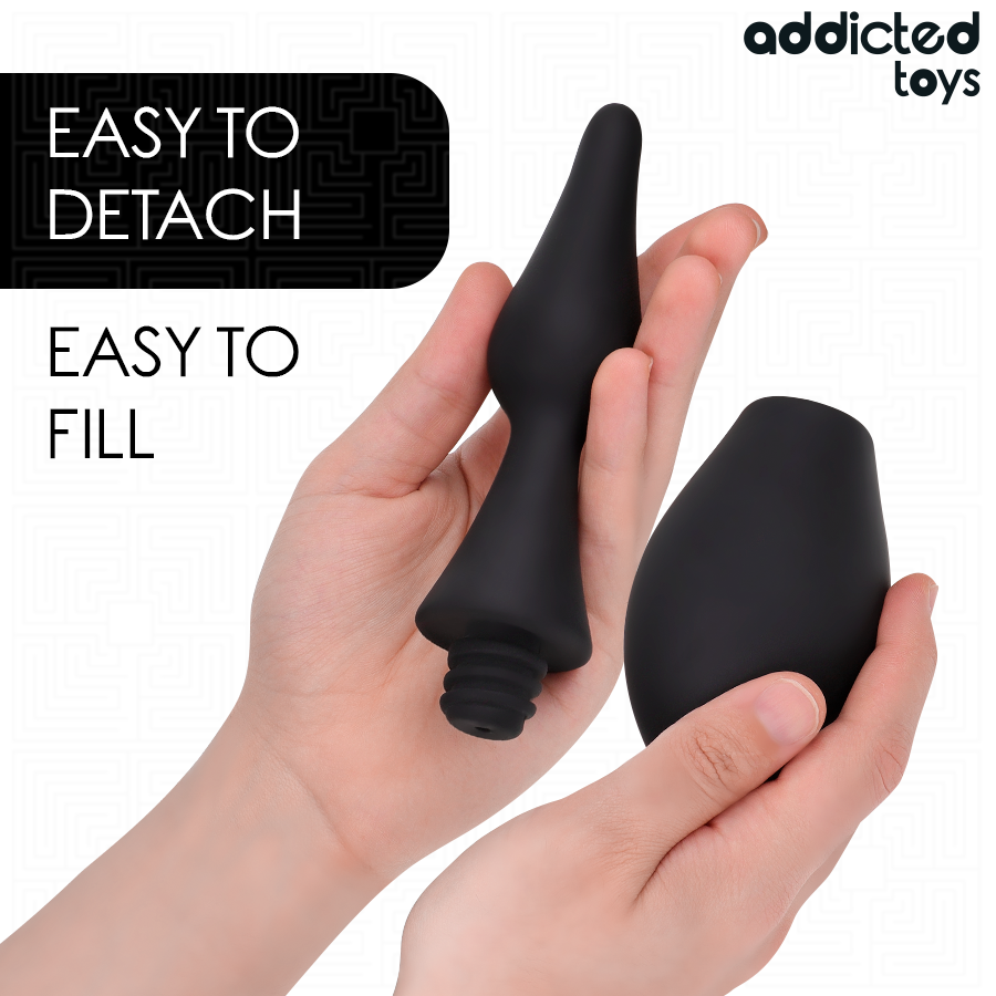 Nettoyeur de voyage Addicted Toys noir, forme ergonomique, démontable, idéal pour hygiène sextoys en déplacement.