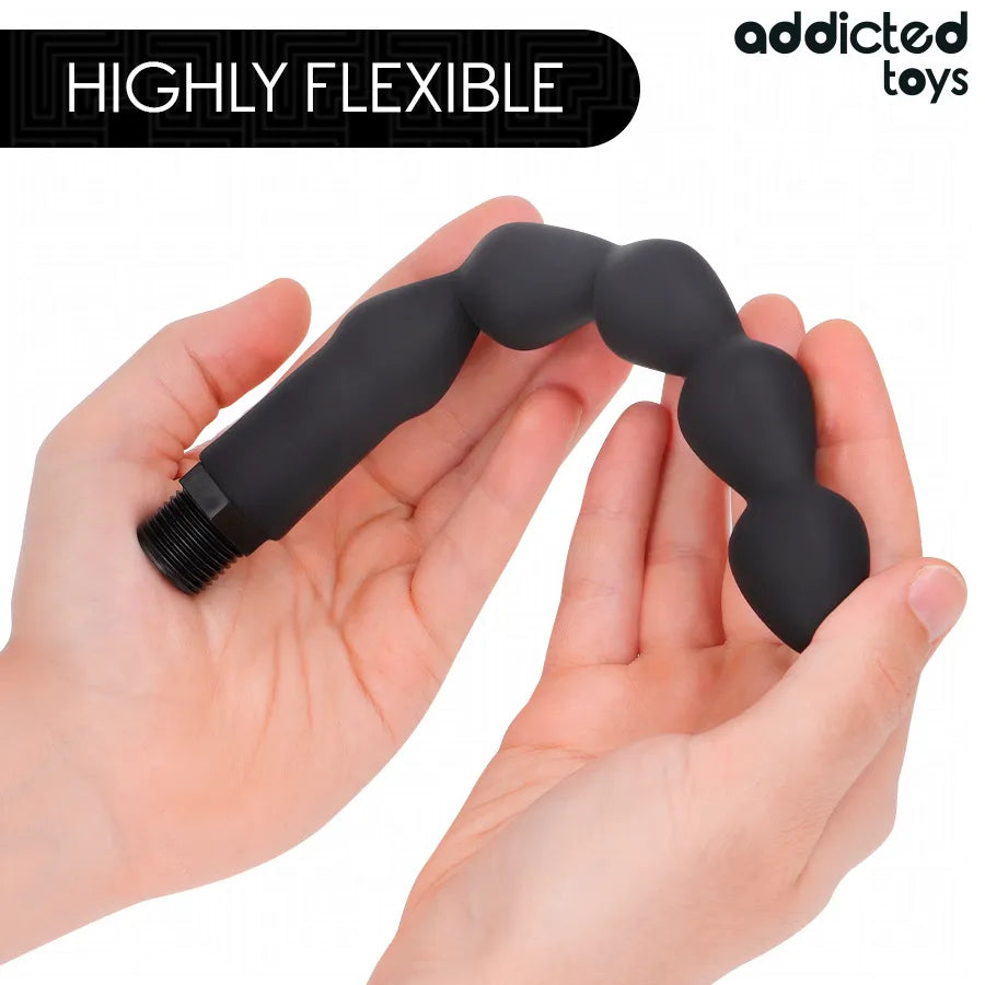 Nettoyeur anal Addicted Toys noir, flexible, en PVC souple, forme ergonomique, adapté à l'hygiène intime.