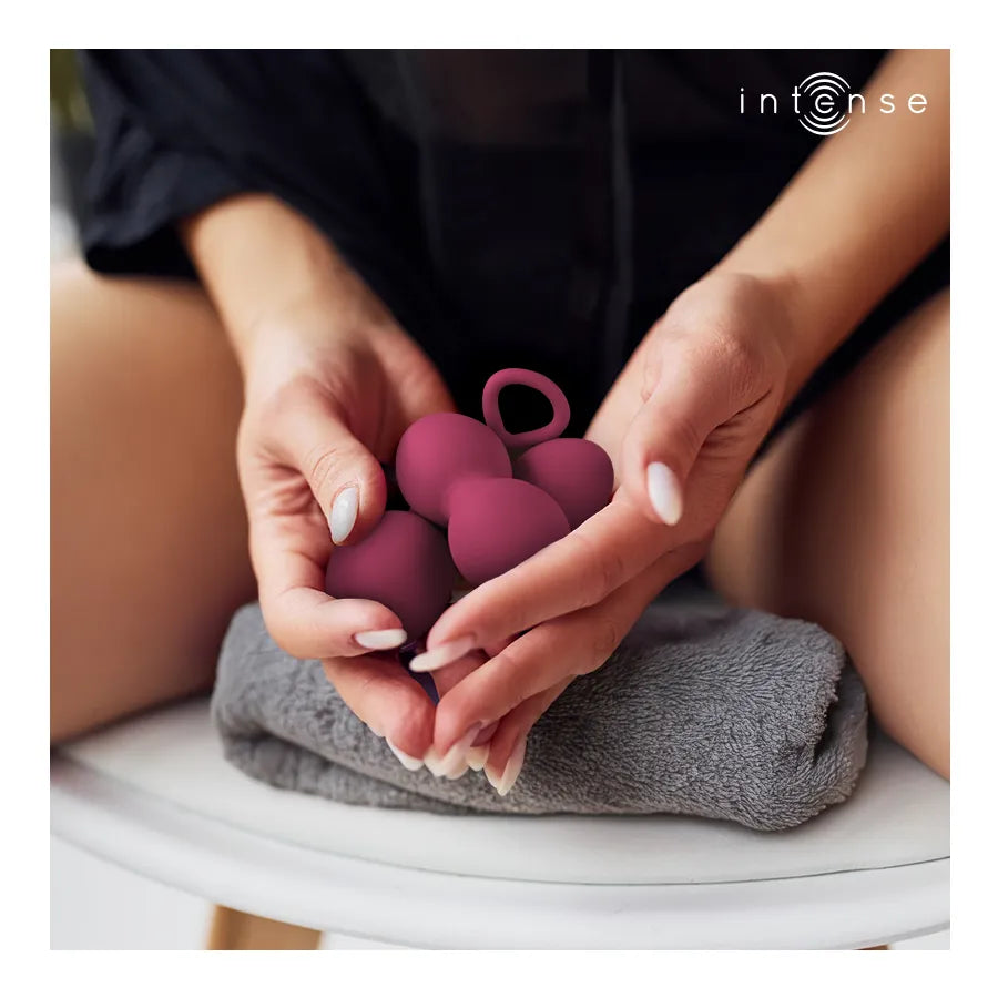 Kit Kegel Ball Charli Intense - Renforcement Pelvien Progressif - Silicone Médical Doux - Design Ergonomique - Couleur Bordeaux
