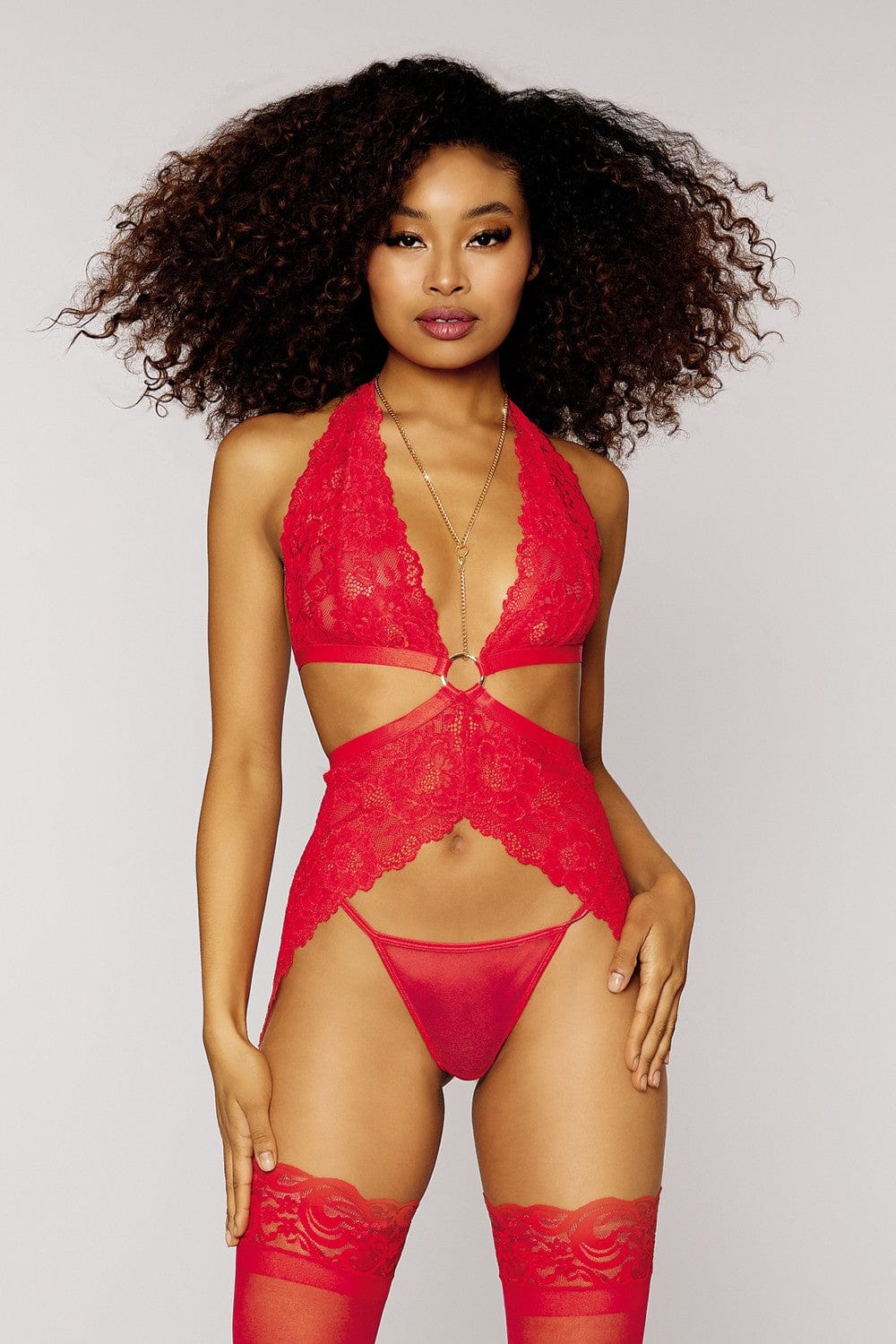 Nuisette en dentelle avec jarretelles latérales, chainettes dorées amovibles et string assorti rouge - DG12708RED